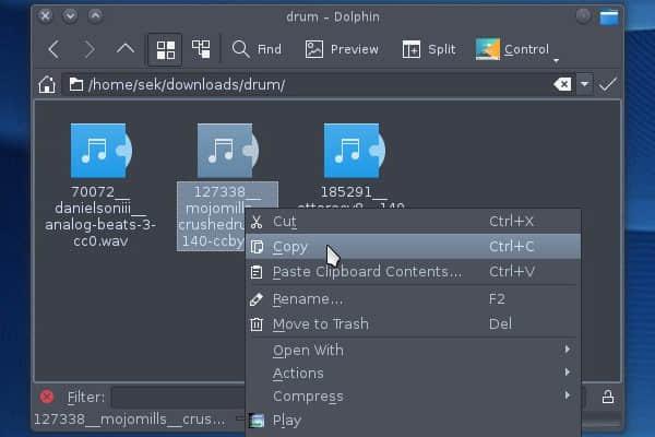 Copying a file from the context menu. 从右键菜单复制文件